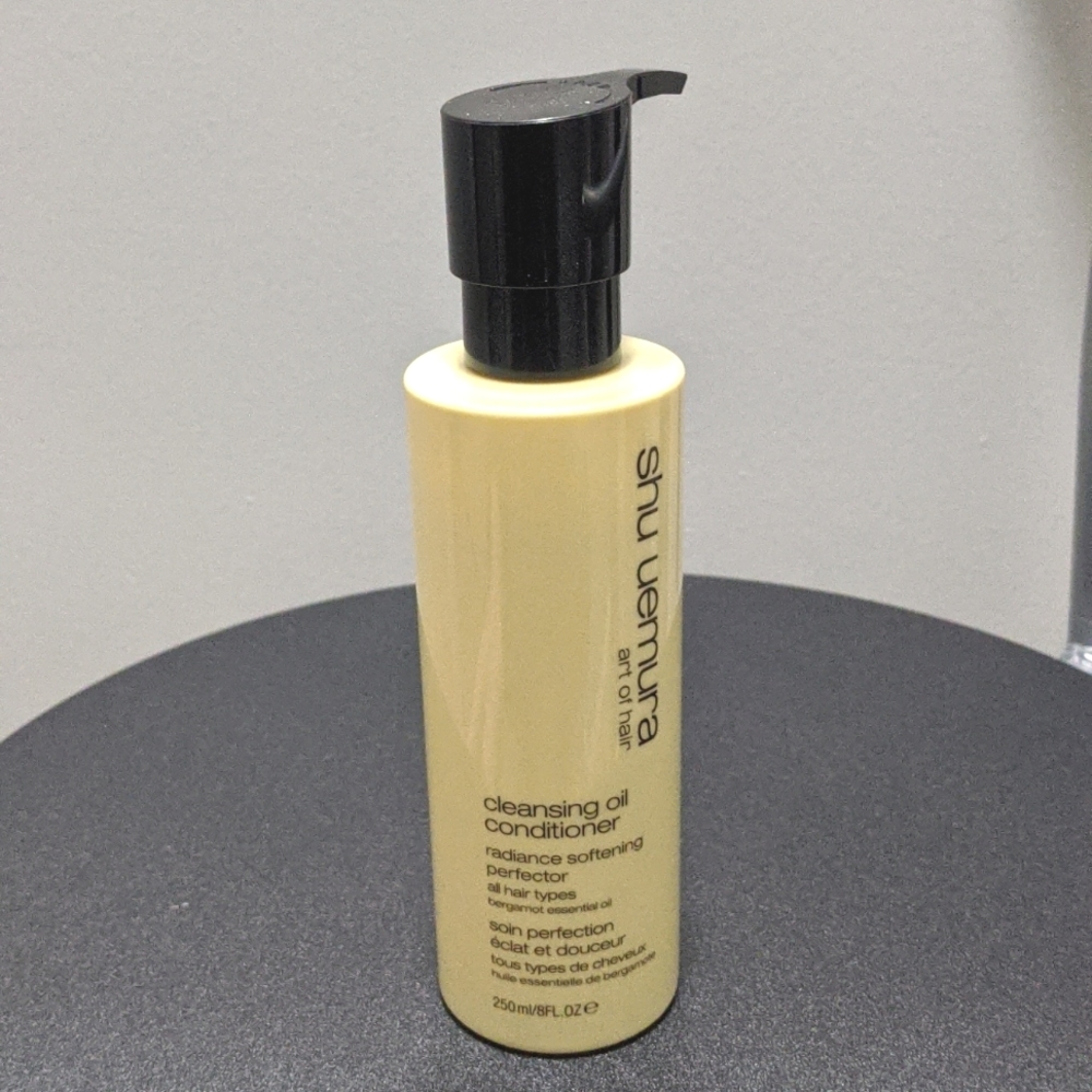 Shu Uemura Radiance Softening Perfection Cleansing Oil/Conditioner, 8 Ounce